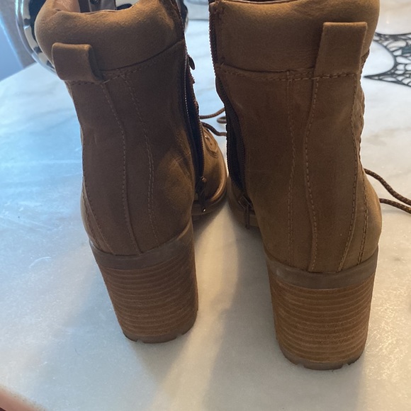 Carlos Santana heel booties SIZE 9 - Picture 4 of 8